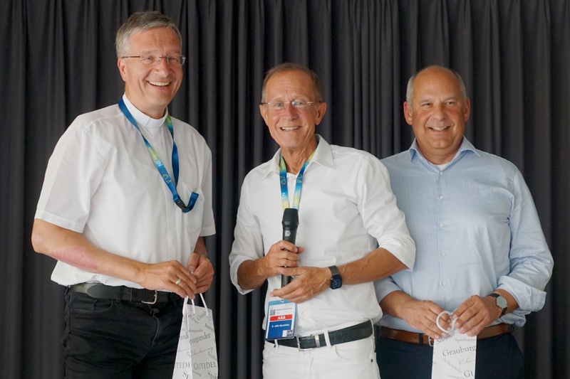 Von links: Bischof Dr. Michael Gerber, Axel Wintermeyer und Innenminister Prof. Dr. Roman Poseck. Foto: Stefan Krug